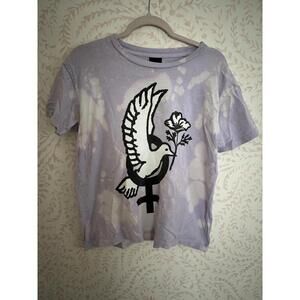 Obey Women's Graphic T-Shirt - Lavender Bird Design M